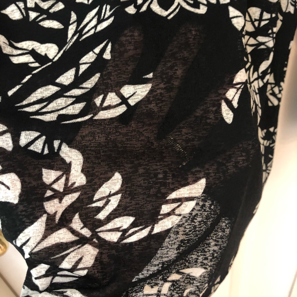 Black & White design long sleeve T style, Sz S - Picture 7 of 11
